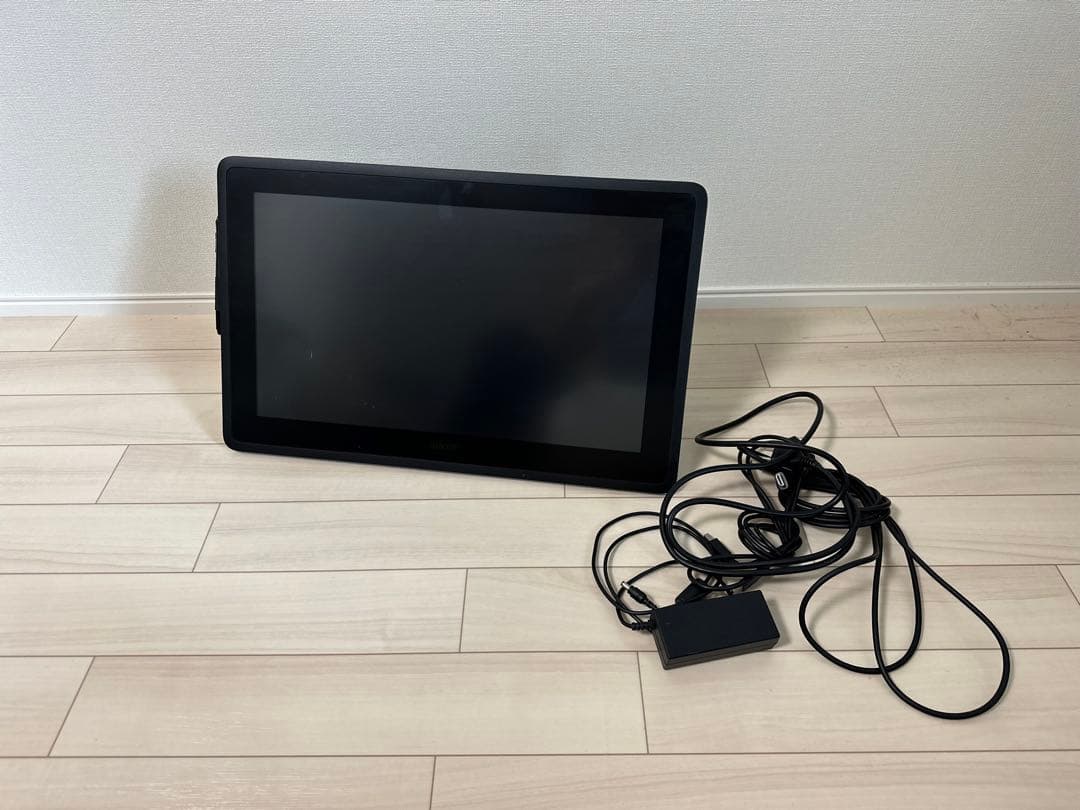 Wacom Cintiq 22 FHD 液晶ペンタブレット本体 + 付属品