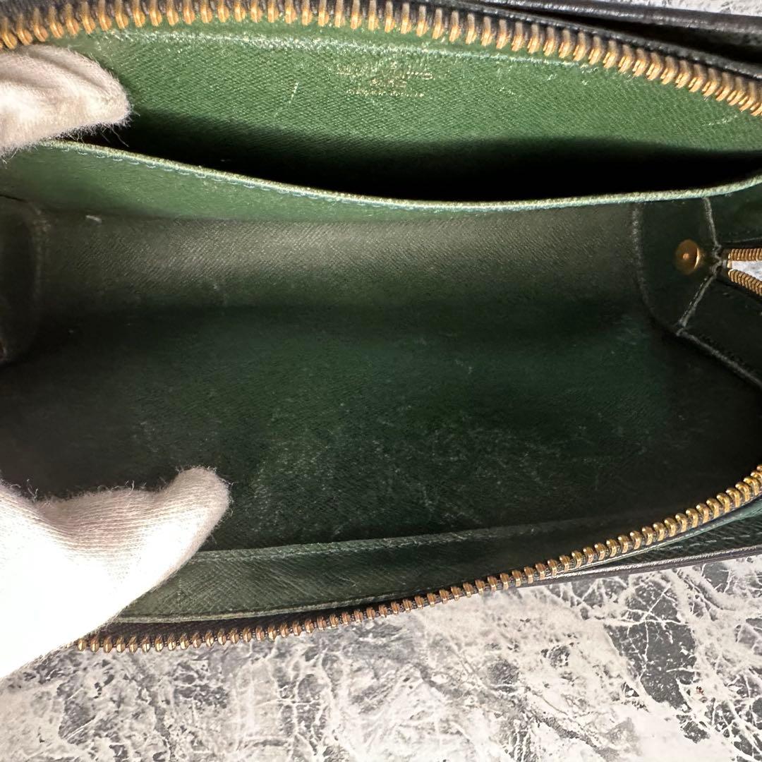 ✨LOUIS VUITTON✨　ルイヴィトン　セカンドバッグ　タイガ　ポーチ