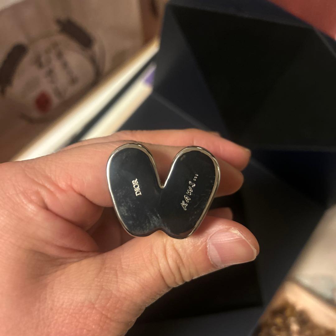 kaws dior 香水入れ