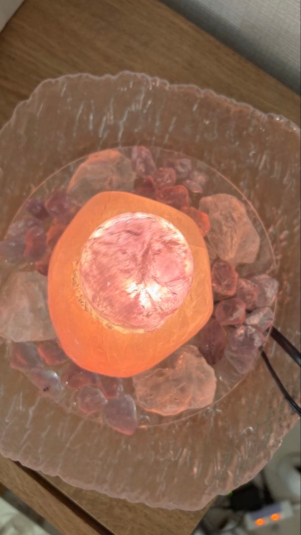 クリスタルファウンテン大アメジストとローズクォーツガラスの器と陶器の器2つ付き