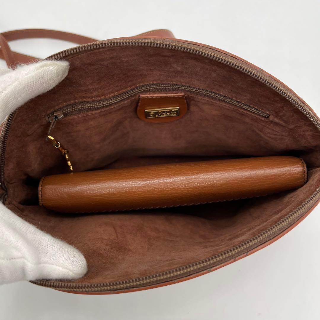 GUCCI ショルダーバッグ ポシェット 斜めがけ インターロッキング レザー