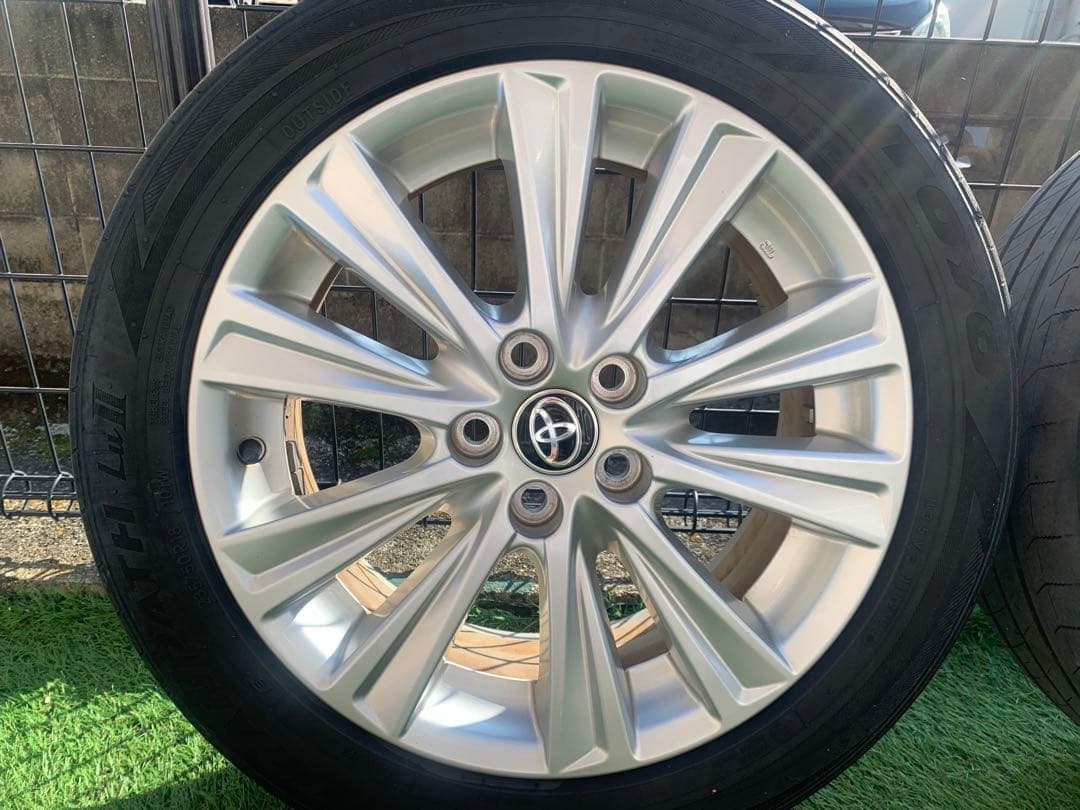 トヨタ純正　30系18インチ ホイール