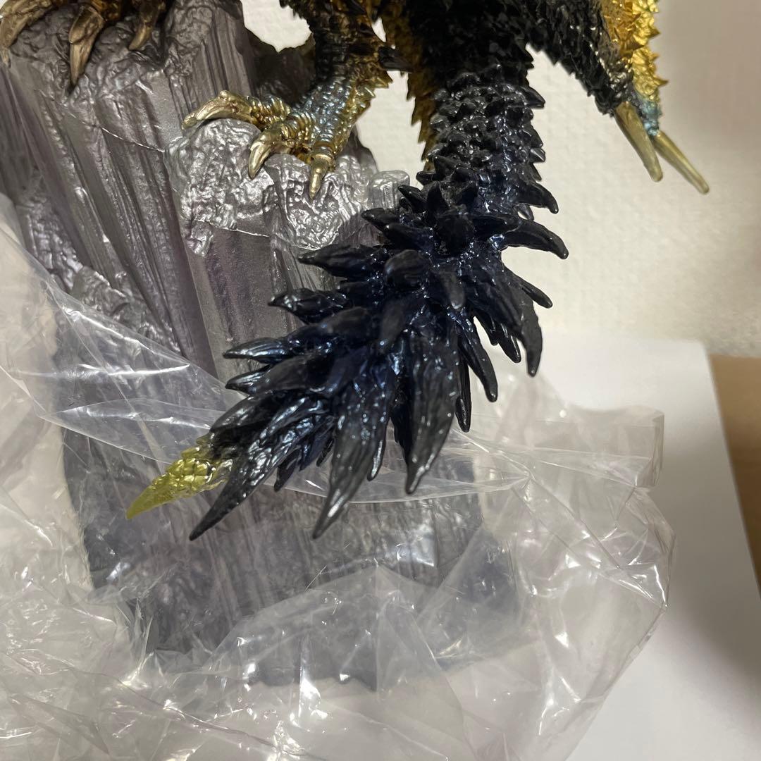 歴戦王　ネルギガンテ　クリエイターズモデル　フィギュア　CFB