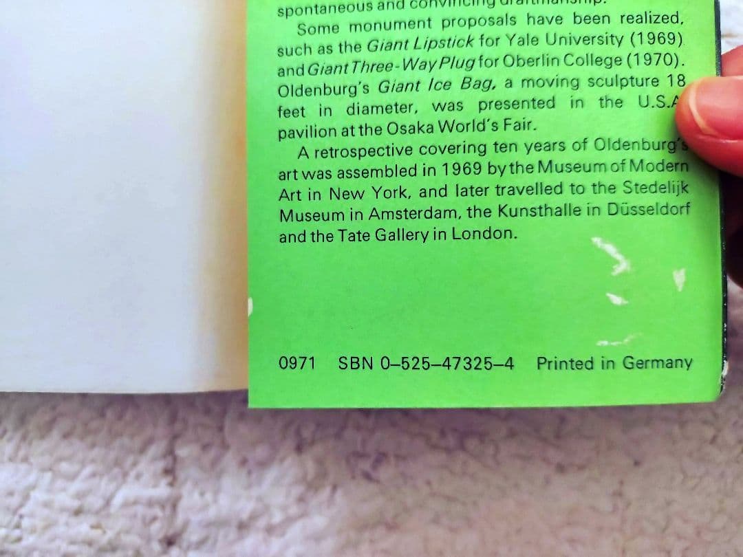 クレスオルデンバーグ Claes Oldenburg Notes in Hand