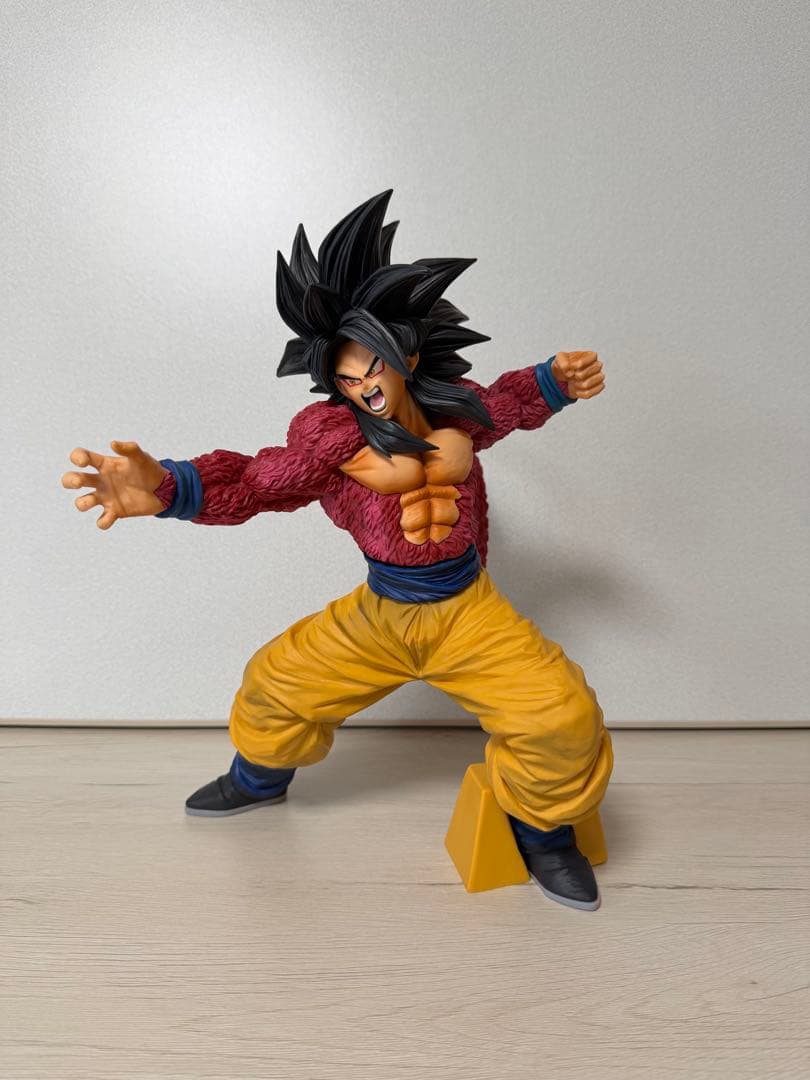 BWFC 超サイヤ人4孫悟空 フィギュア
