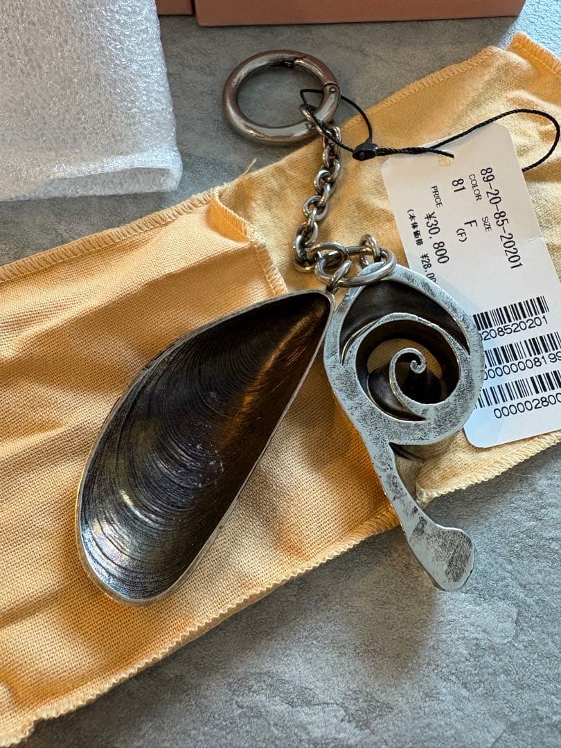 Acne Studiosシェルキーリング