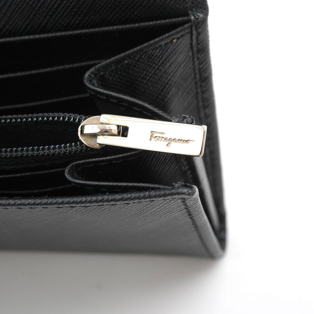 ✨未使用展示品・箱付き✨　Ferragamo 長財布　Wガンチーニ　ガンチーニ