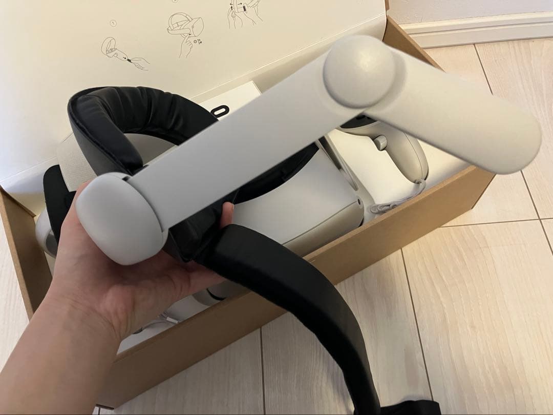   Quest 2 128GB 別売ヘッドストラップ付き