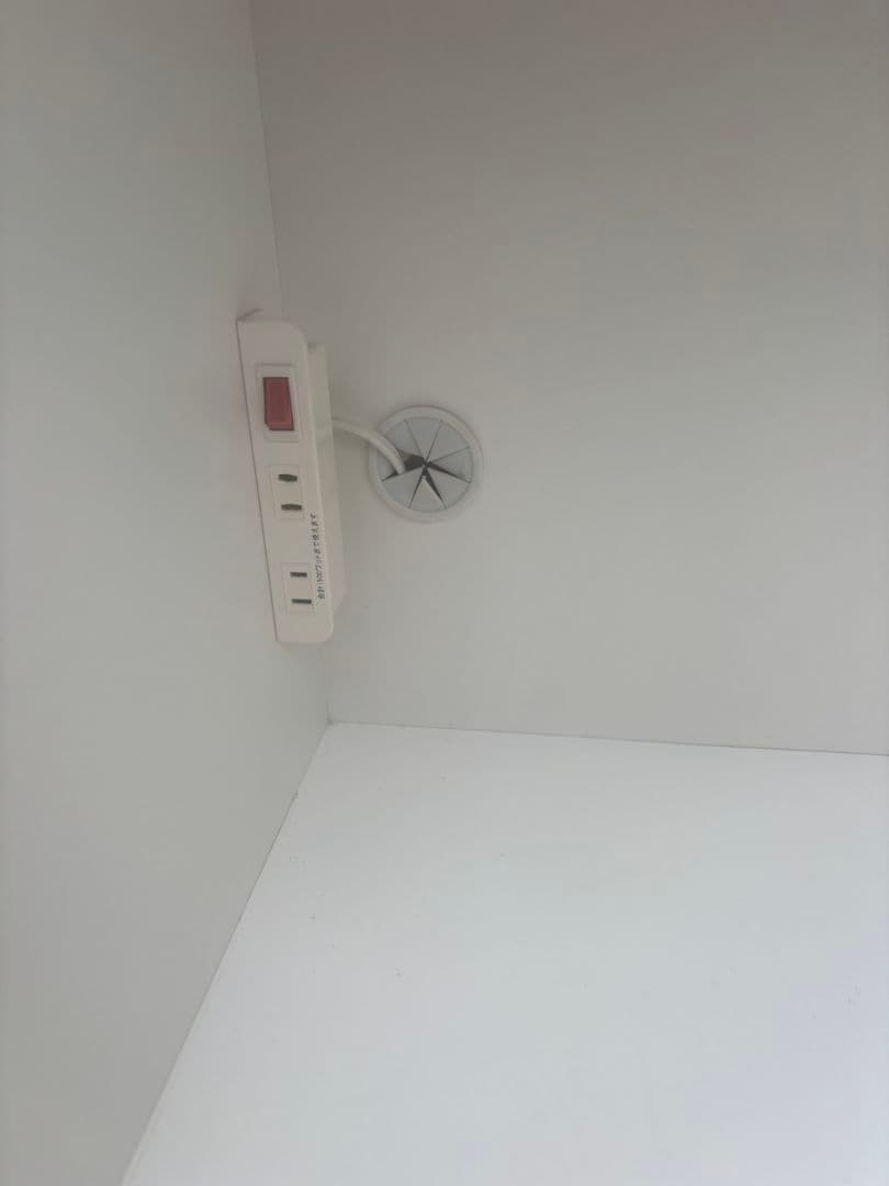 ニトリ キッチンボード ガラス扉付き 大阪府内の方、引取の方限定