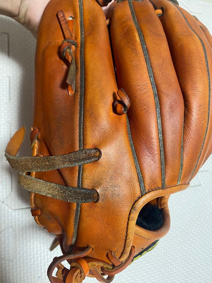 11月30日まで値下げ中　硬式グローブ　ハイゴールド