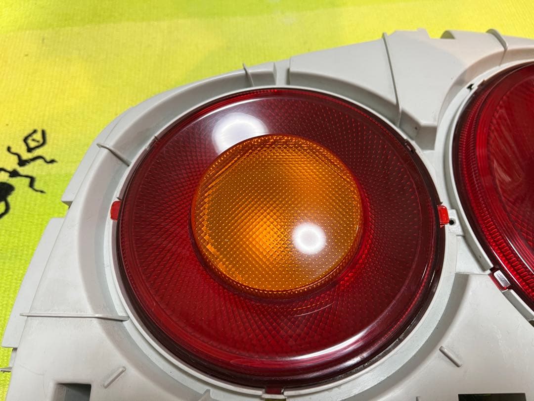 kw01！発送先確認中！日産GTR34 純正テールレンズ左右！美品！