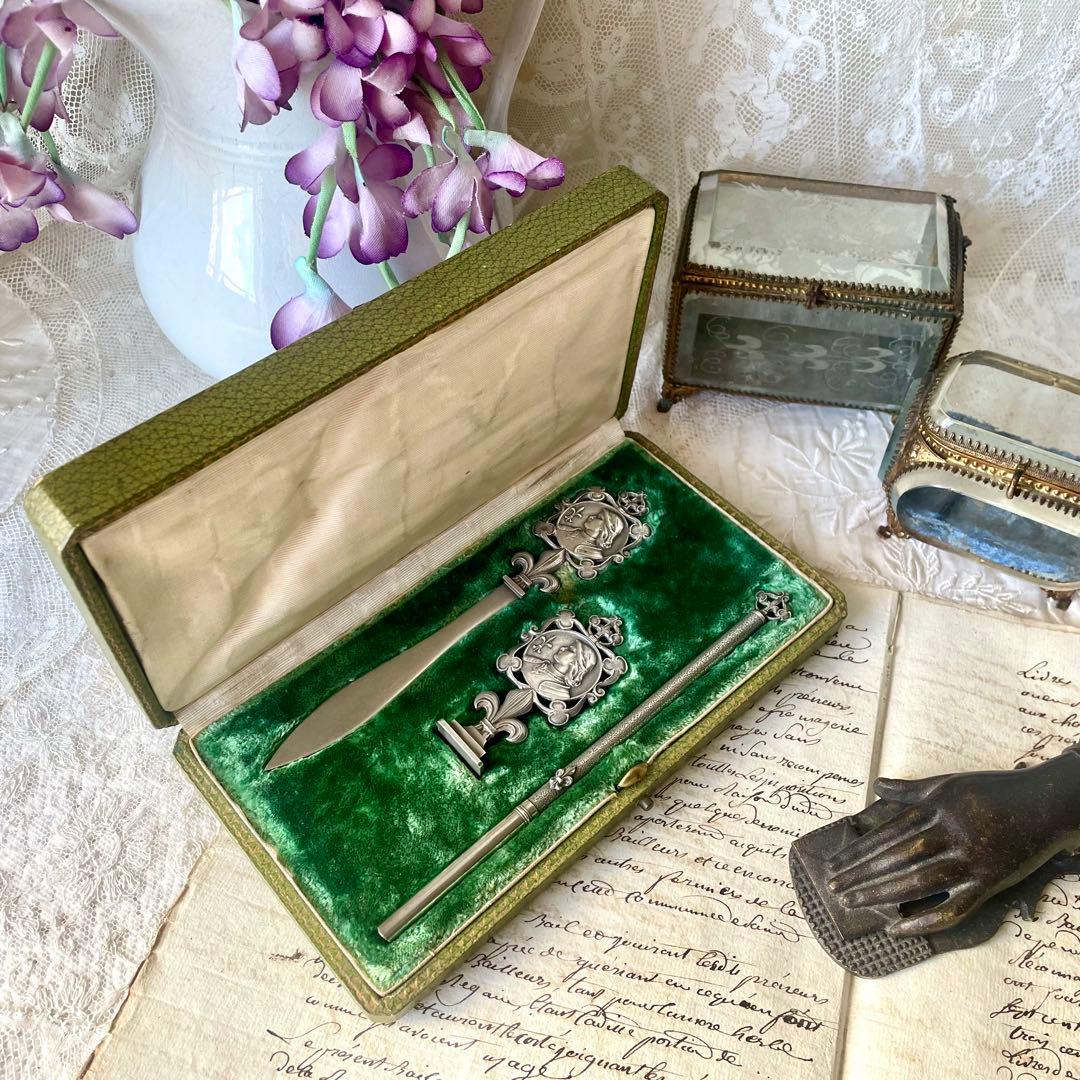 ＊rita_antique＊　ジャンヌダルクのボックス入りステーショナリー