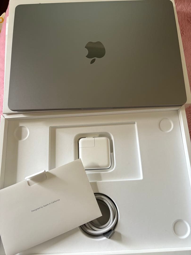 Apple MacBook 本体 充電器付き