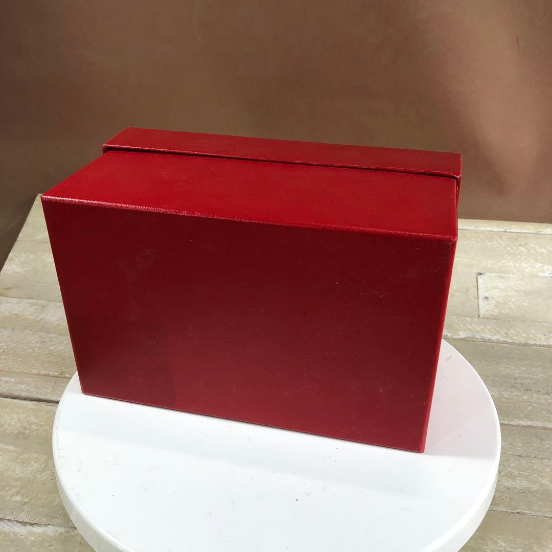 ✨バカラ　クリスタルガラス 犬のオブジェ 秋田犬　刻印あり　未使用