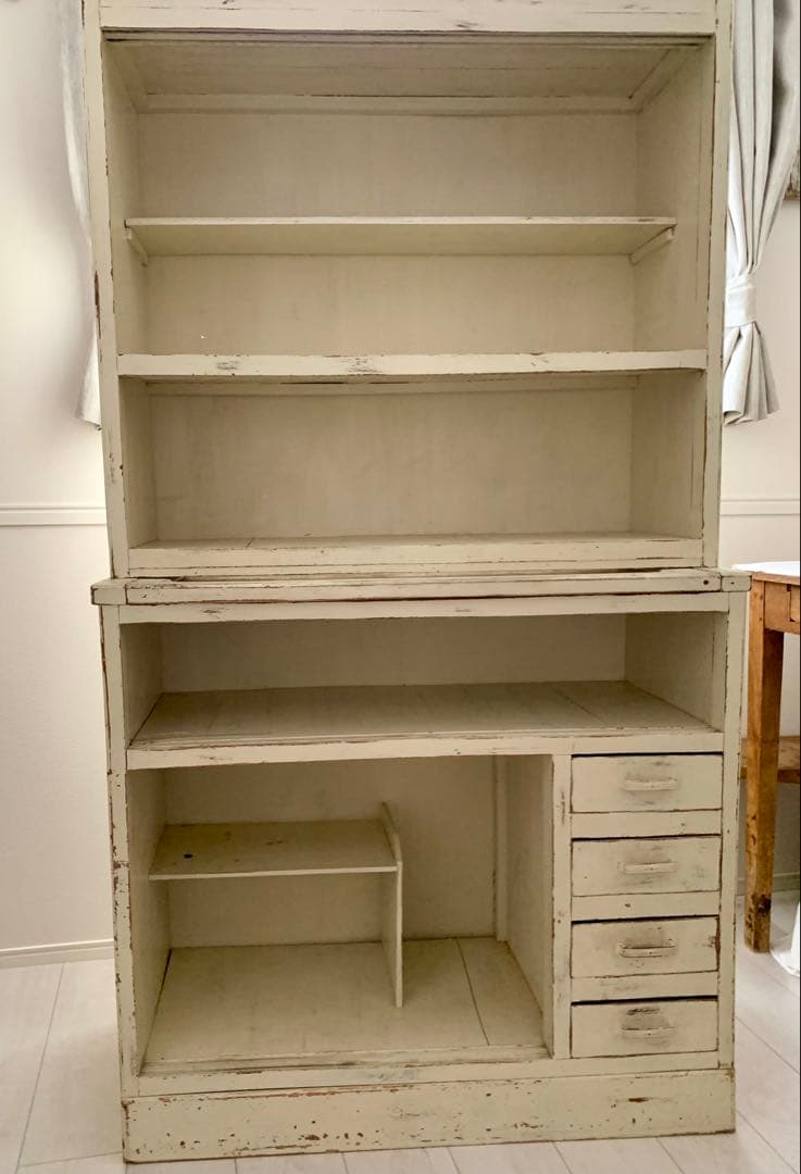 日本の古いアイボリーの水屋キャビネット　水屋　食器棚　アンティーク　昭和レトロ