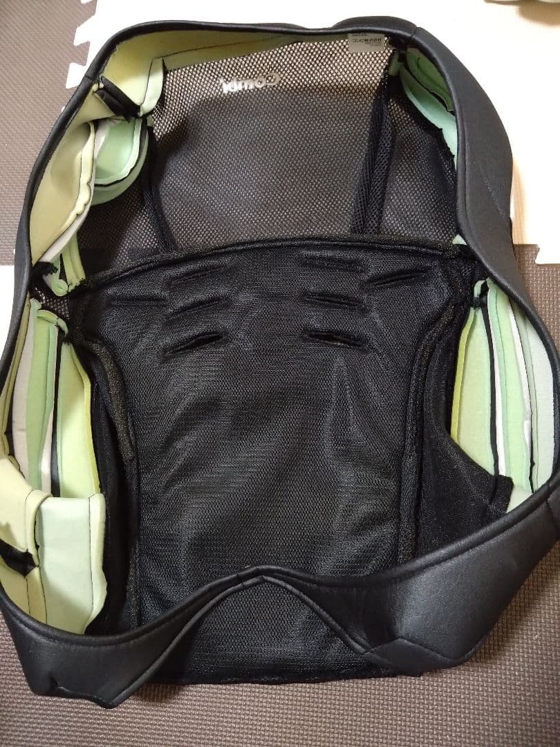 Combi ジュニアシート ジョイトリップ、エッグショック、ブラック/グレー