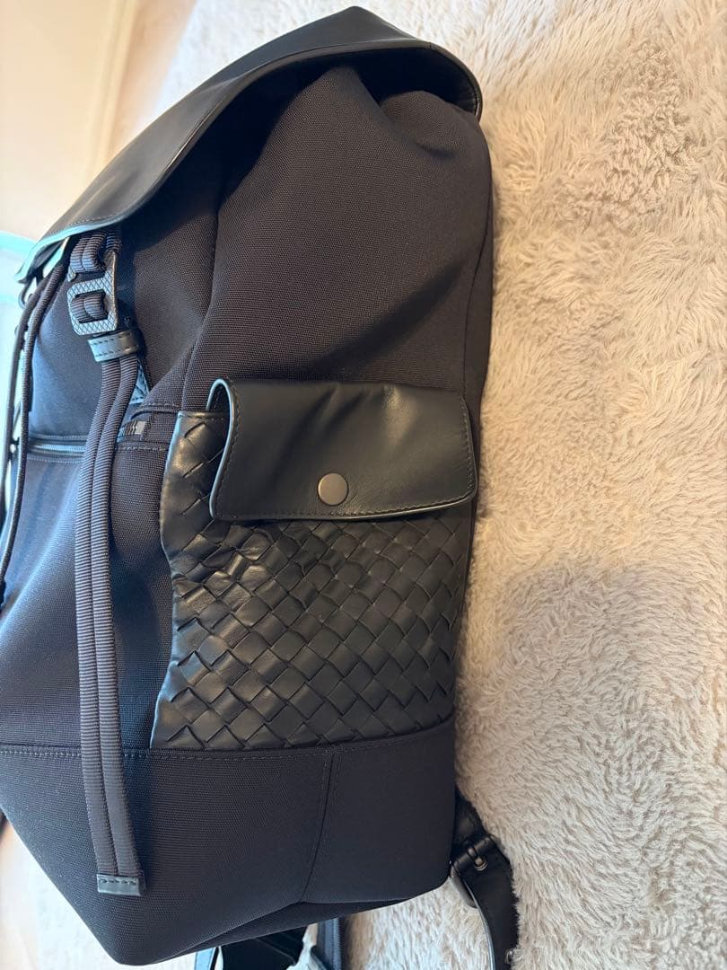 ボッテガ・ヴェネタ バックル留めバックパック