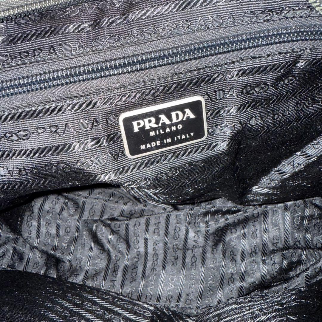 PRADA　プラダ　ショルダーバッグ　メッセンジャー　ナイロン　ロゴプレート