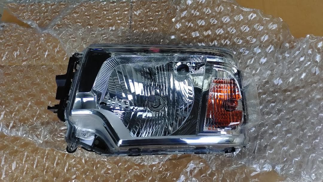 ミニキャブ　U61　U62　クリッパー　U71　U72　ヘッドライト　左　美品