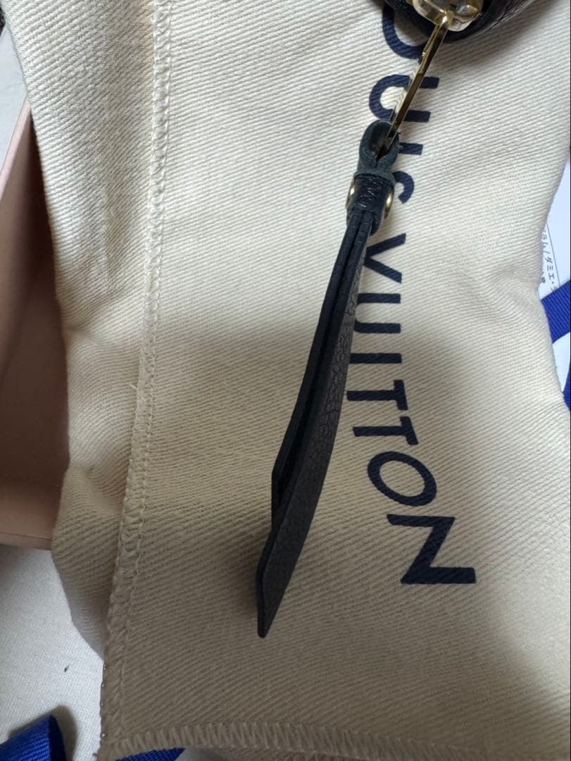 良品　正規品　ルイヴィトン　アンプラント　ジッピーウォレット　ノワール