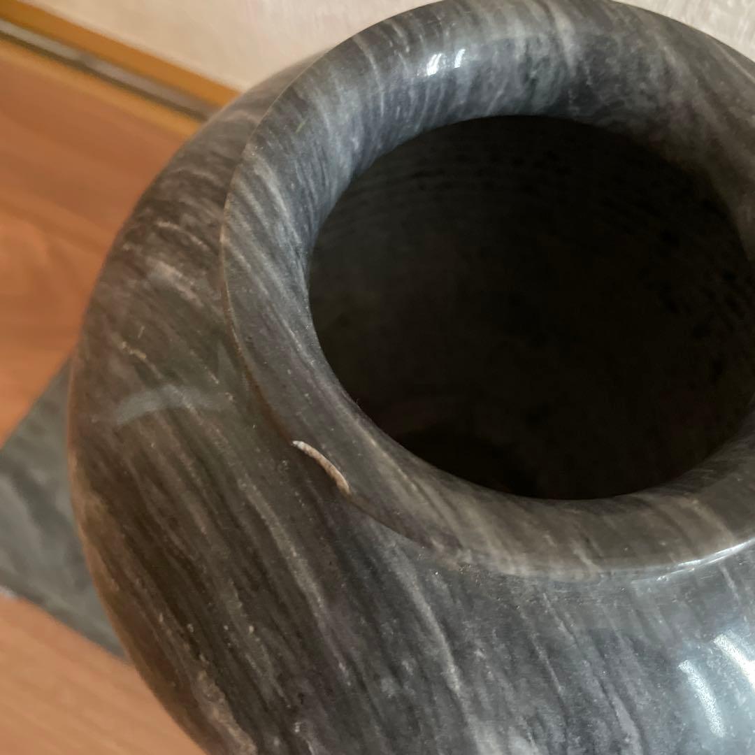 グレー大理石製花瓶