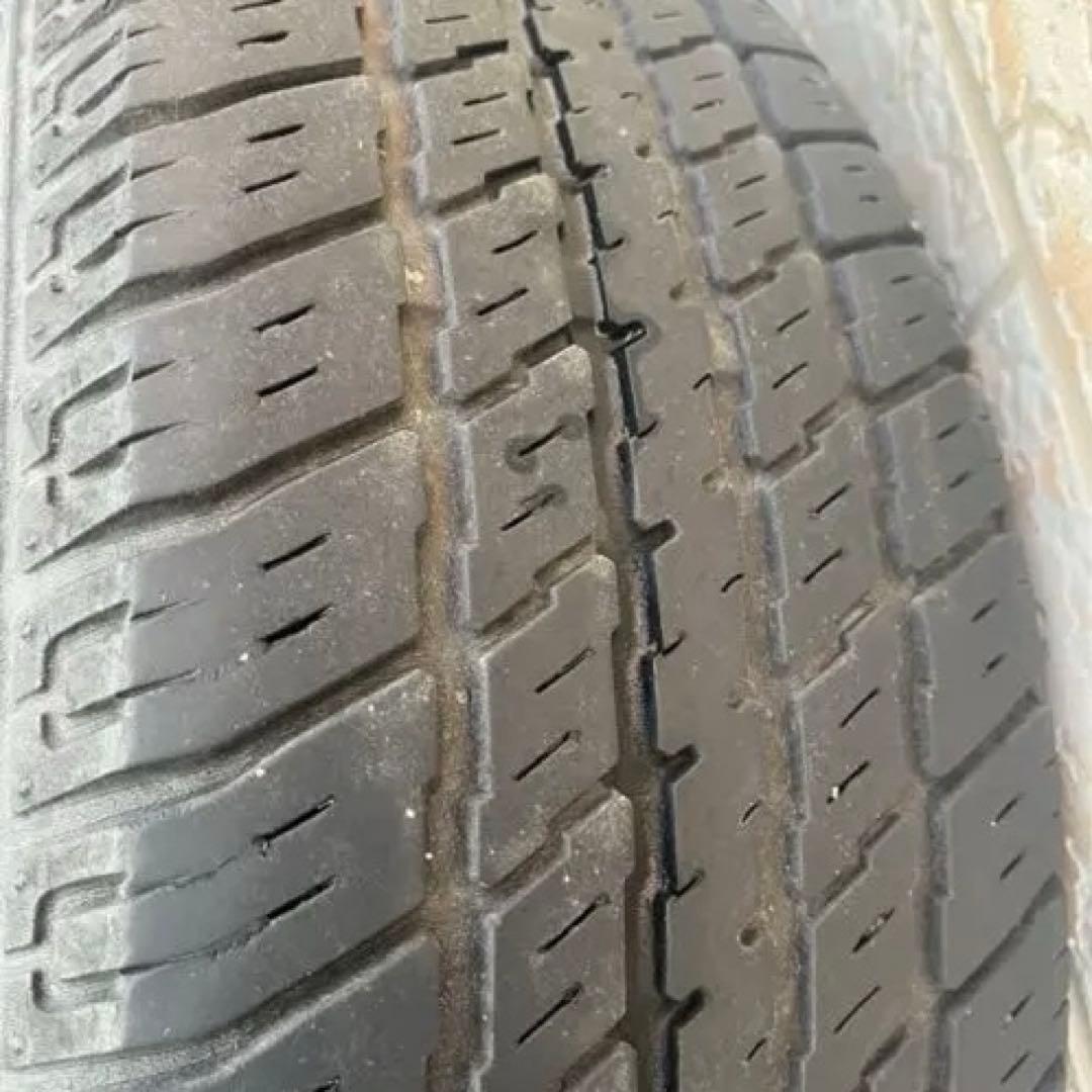 ハイエース　ホワイトリボン　15インチ