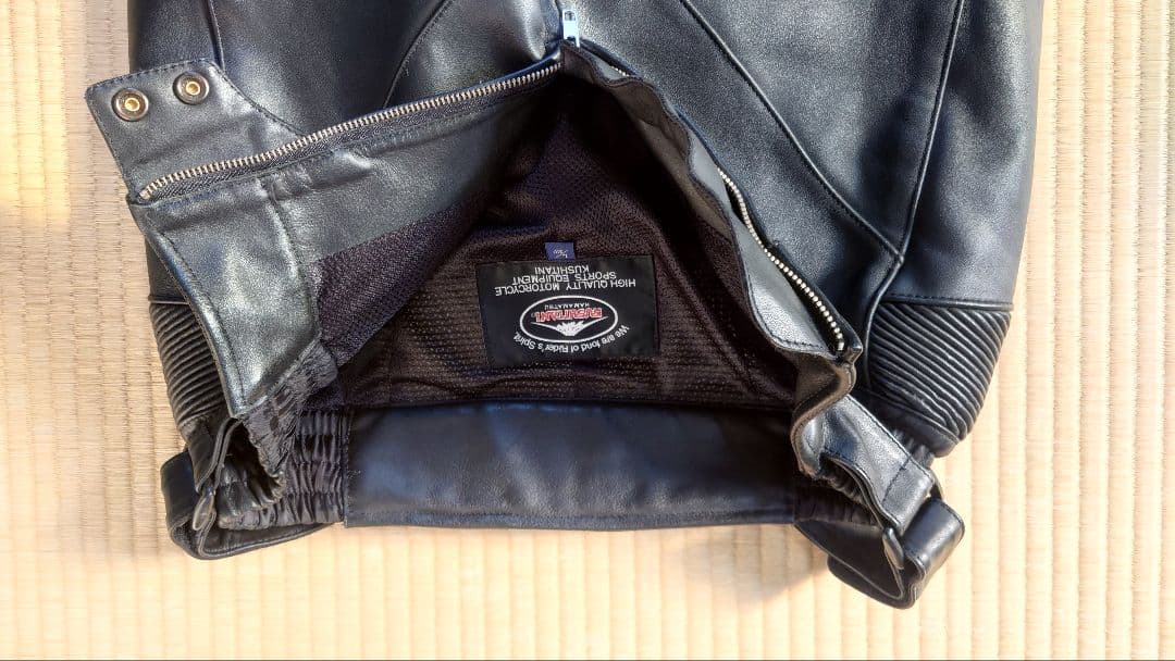 クシタニ レザーパンツ ブラック