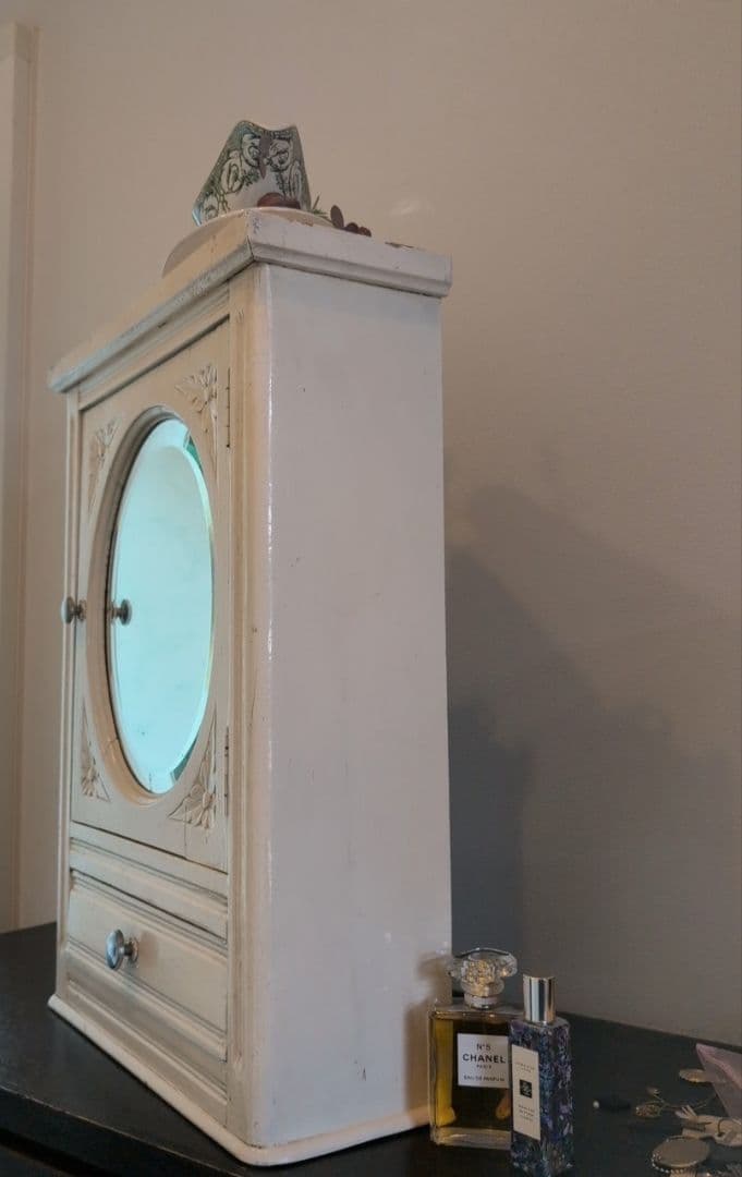 クリーム色のウッドキャビネット フランスアンティーク カントリー シャビー