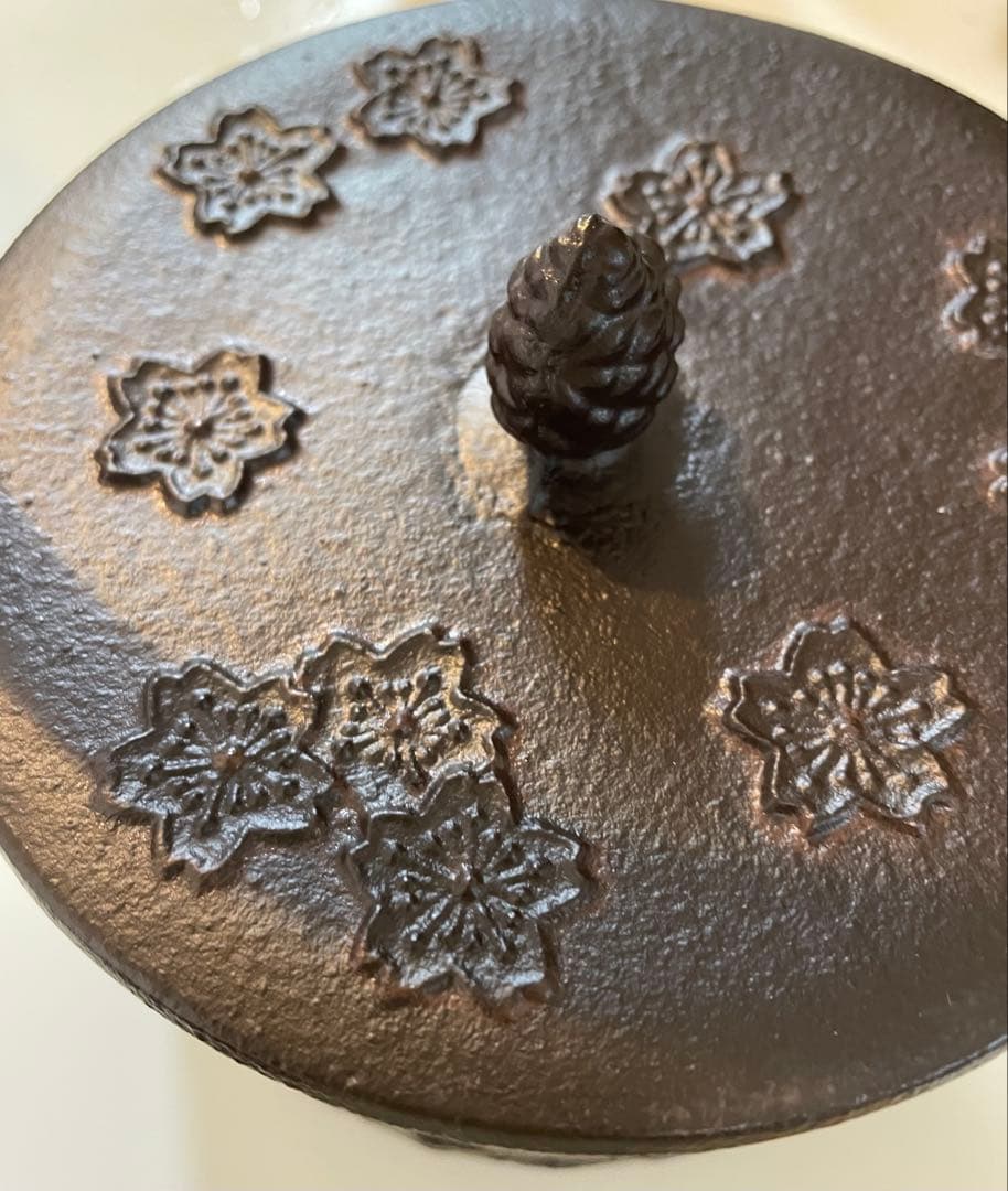 南部鉄瓶　寸胴形　桜　ダークブラウン