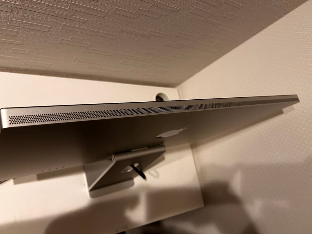 Apple Studio Display 標準ガラス傾きを調達　美品