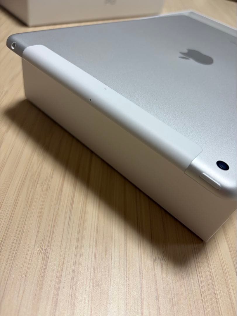 iPad 第8世代　32GB