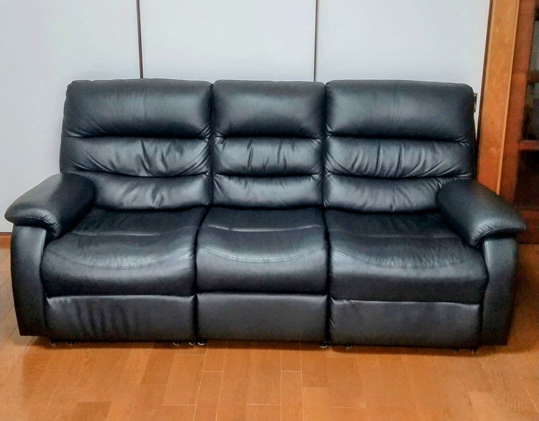 ニトリ 電動リクライニングソファー ビリーバー3 テーブル付き 3人用 黒 本革