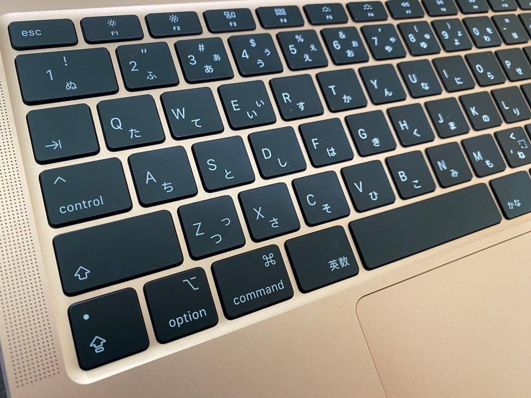 MacBook Air 2020 Intel i3 8GB 256GB ゴールド