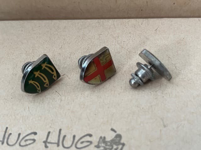 ヴィンテージ/MARITHÉ FRANÇOIS GIRBAUD ピンバッジ