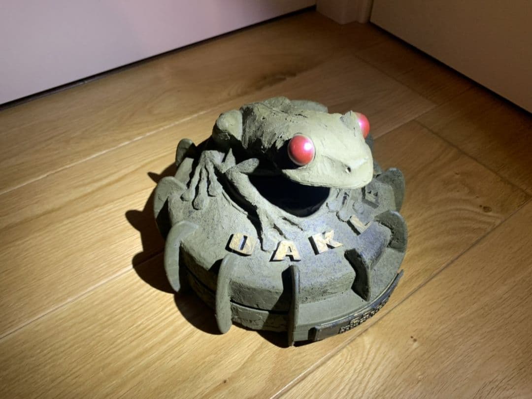 OAKLEY JAPAN 2010 蛙 カエル 置物 インテリア オークレイ