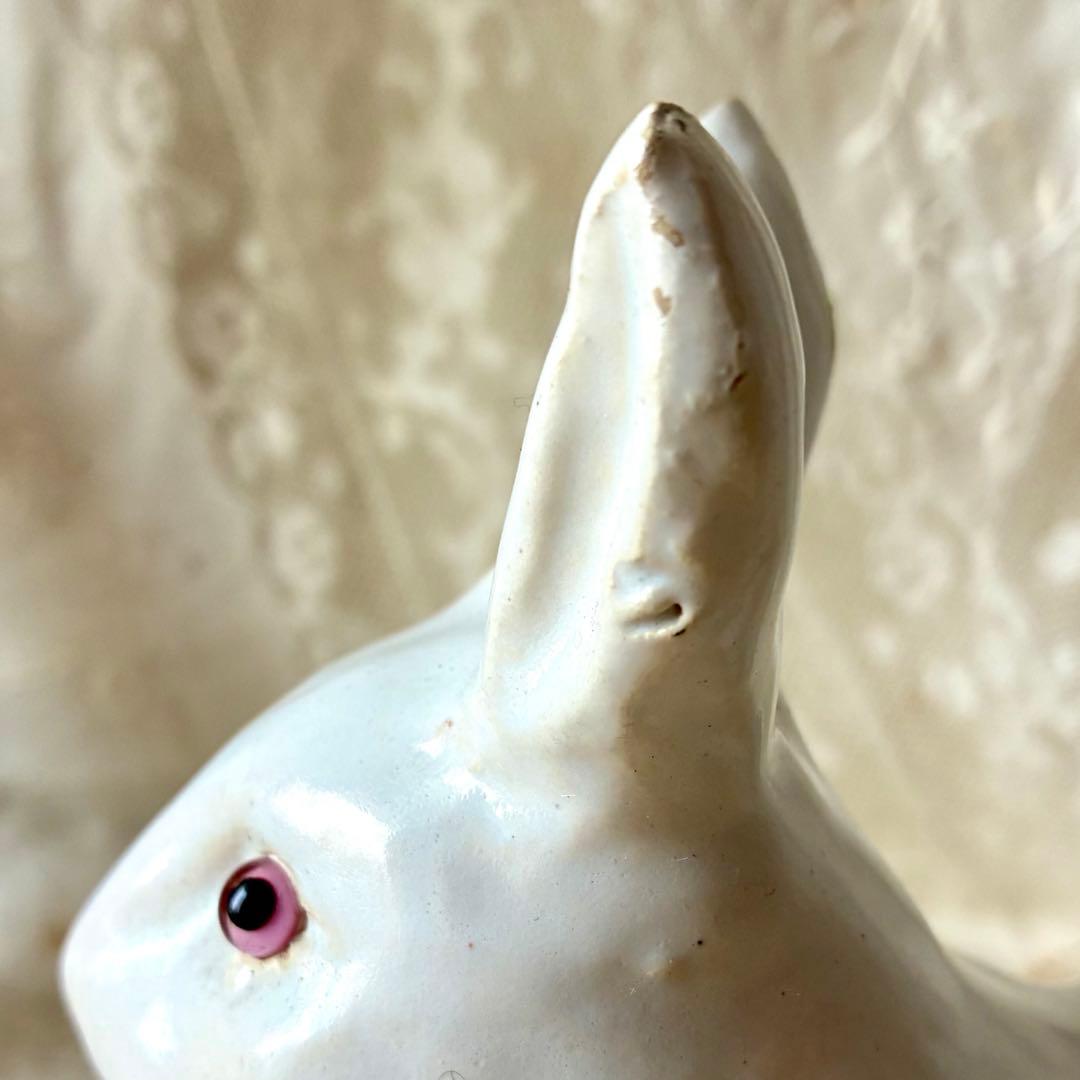 白釉のうさぎの置物　陶器オブジェ　フィギュア　ウサギ兎　フランスアンティーク