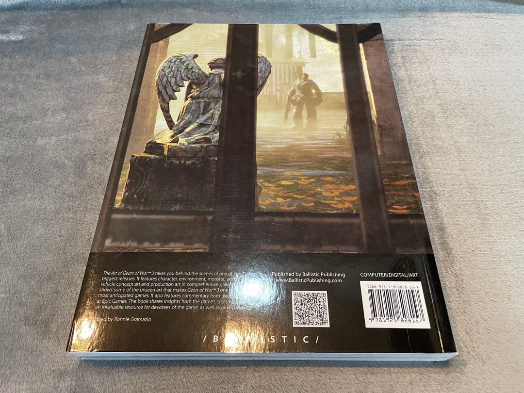 洋書 The Art of Gears of War 3