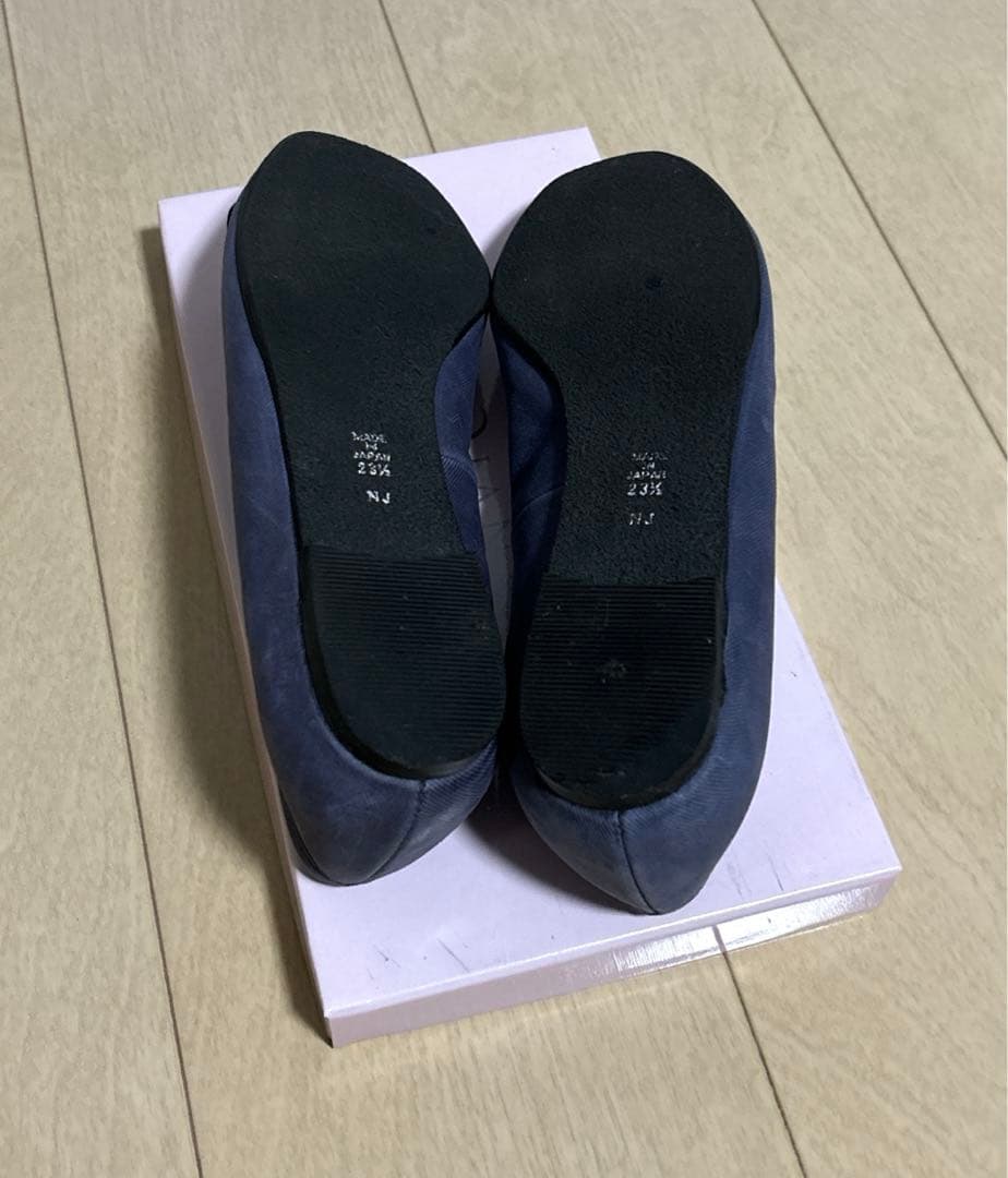 DIANAビジュー付きブルー　フラットシューズ