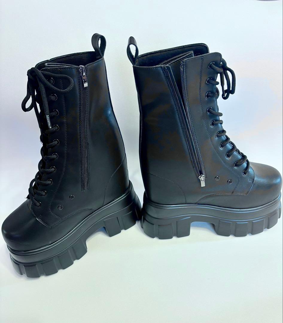 【美品】厚底ブーツ 22cmヒール ／ シークレットシューズ コスプレ用にも　黒