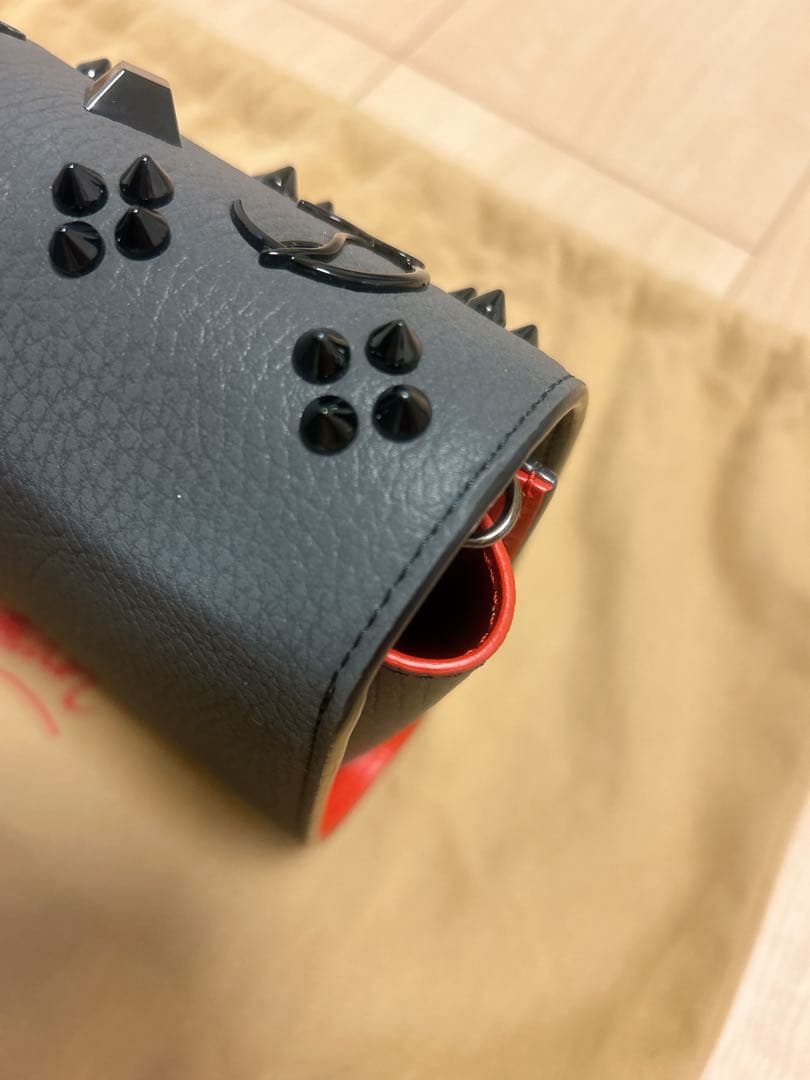 グレー レザー スタッズ クラッチバッグ