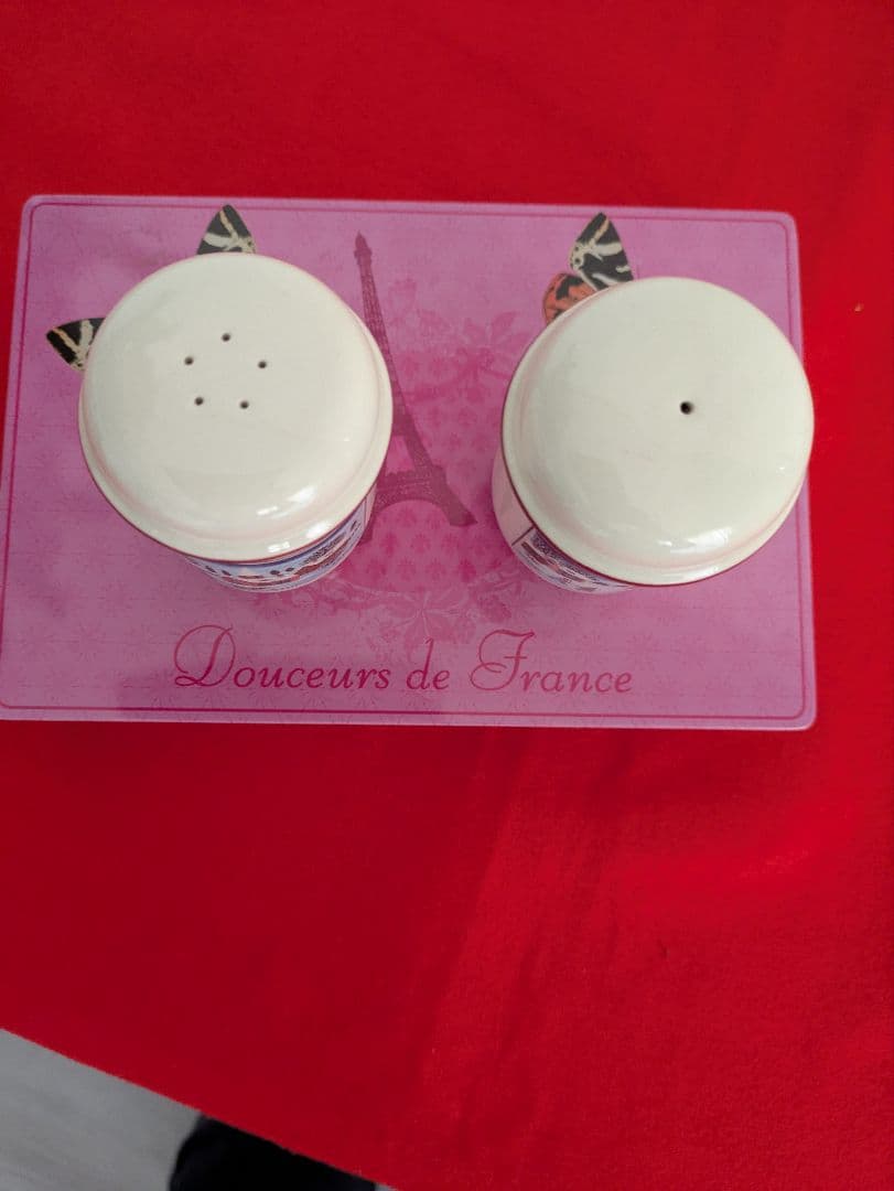 ビレロイ&ボッホ　 Naif 塩・胡椒入れ