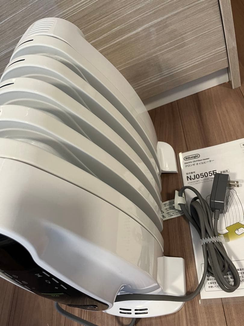 デロンギ オイルヒーター NJ0505E