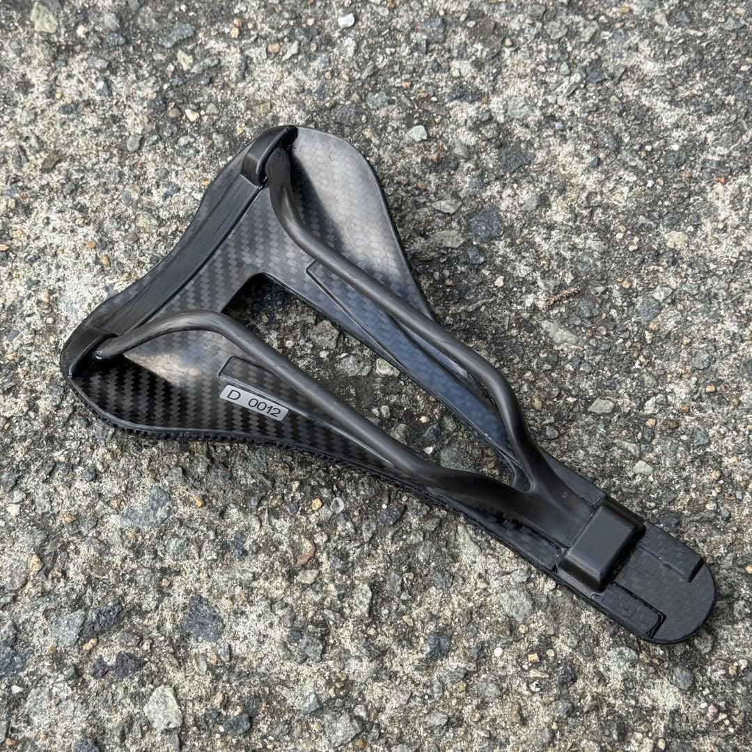 bjorn setka 143mm カーボン 3D サドル