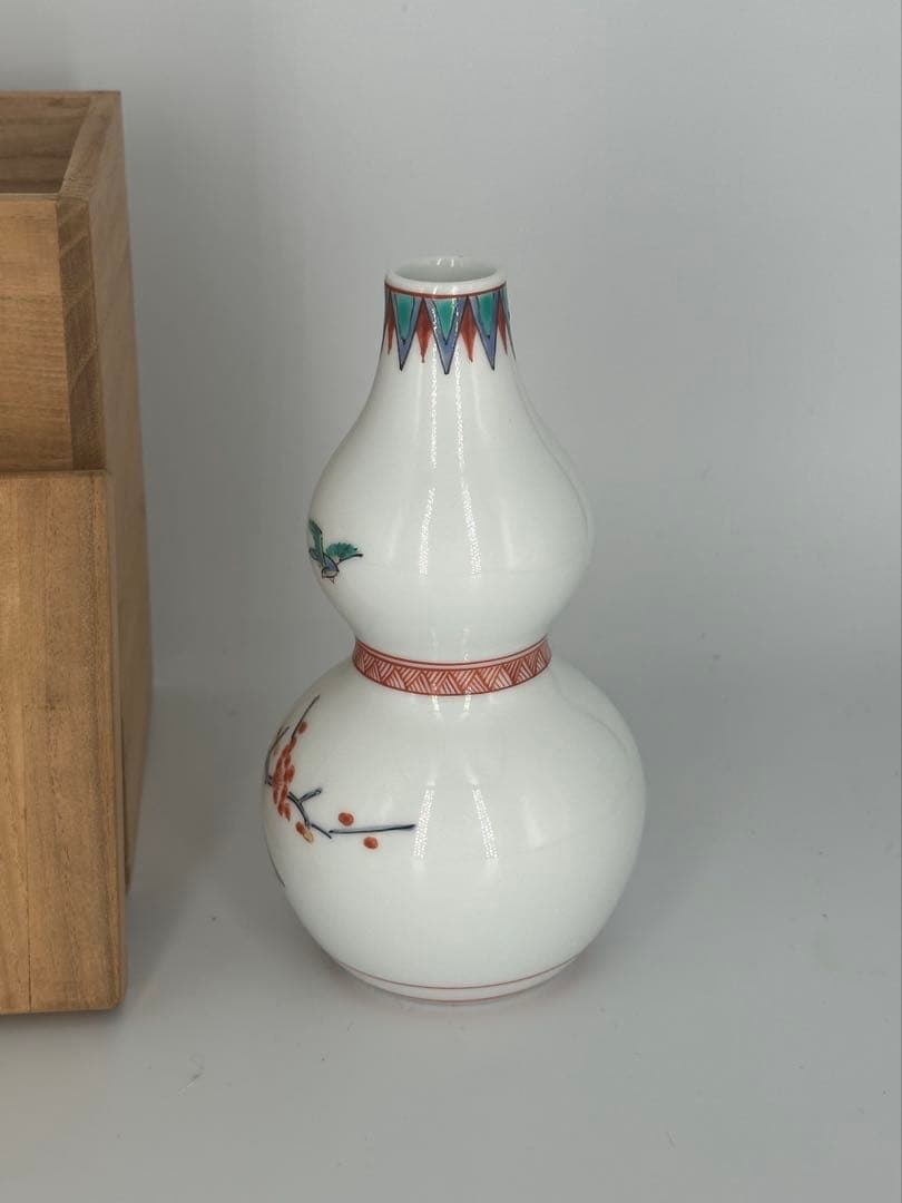 梅鳥文　花瓶　十三代酒井田柿右衛門　人間国宝