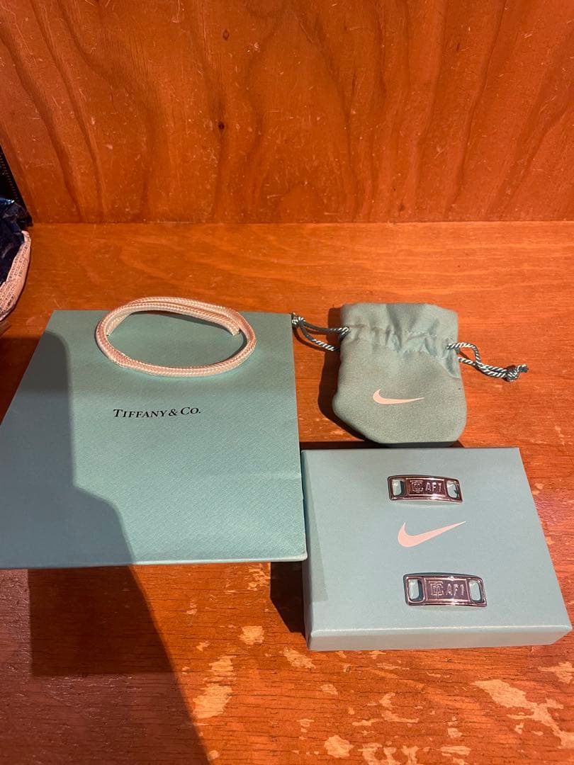 アクセサリー Tiffany & Co. x Nike Air Force 1 Dubre
