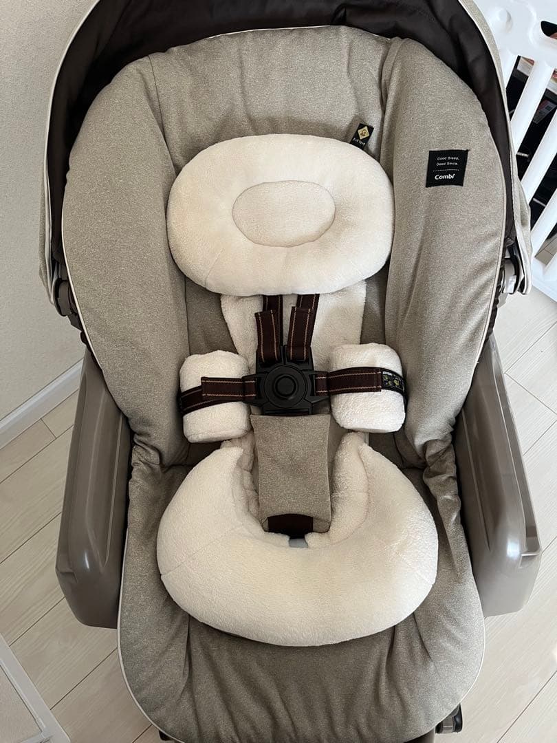 コンビ ネムリラAUTO SWING BEDi エッグショック おやすみドーム