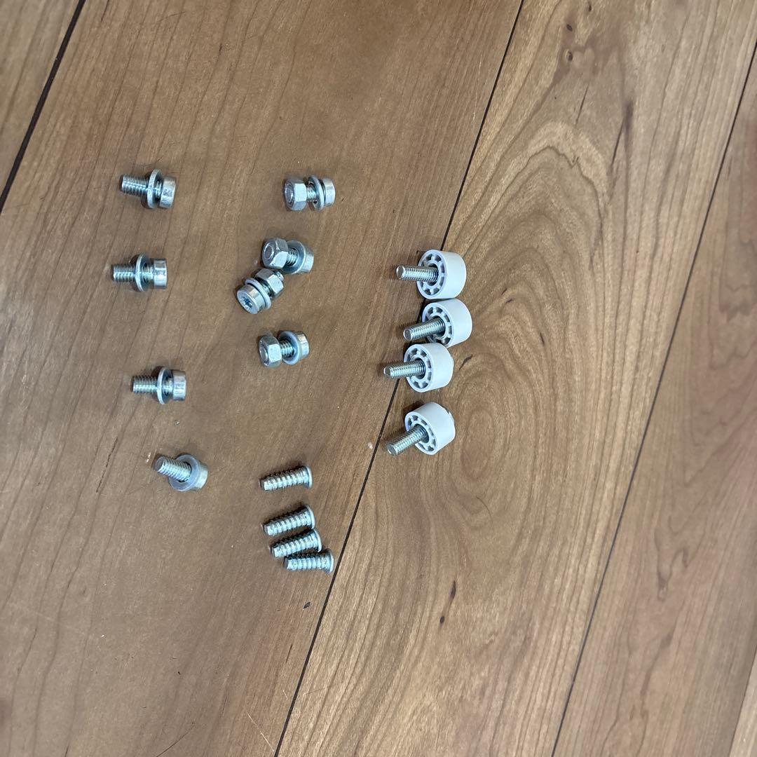 IKEA ウップレーヴァ　壁掛けテレビ