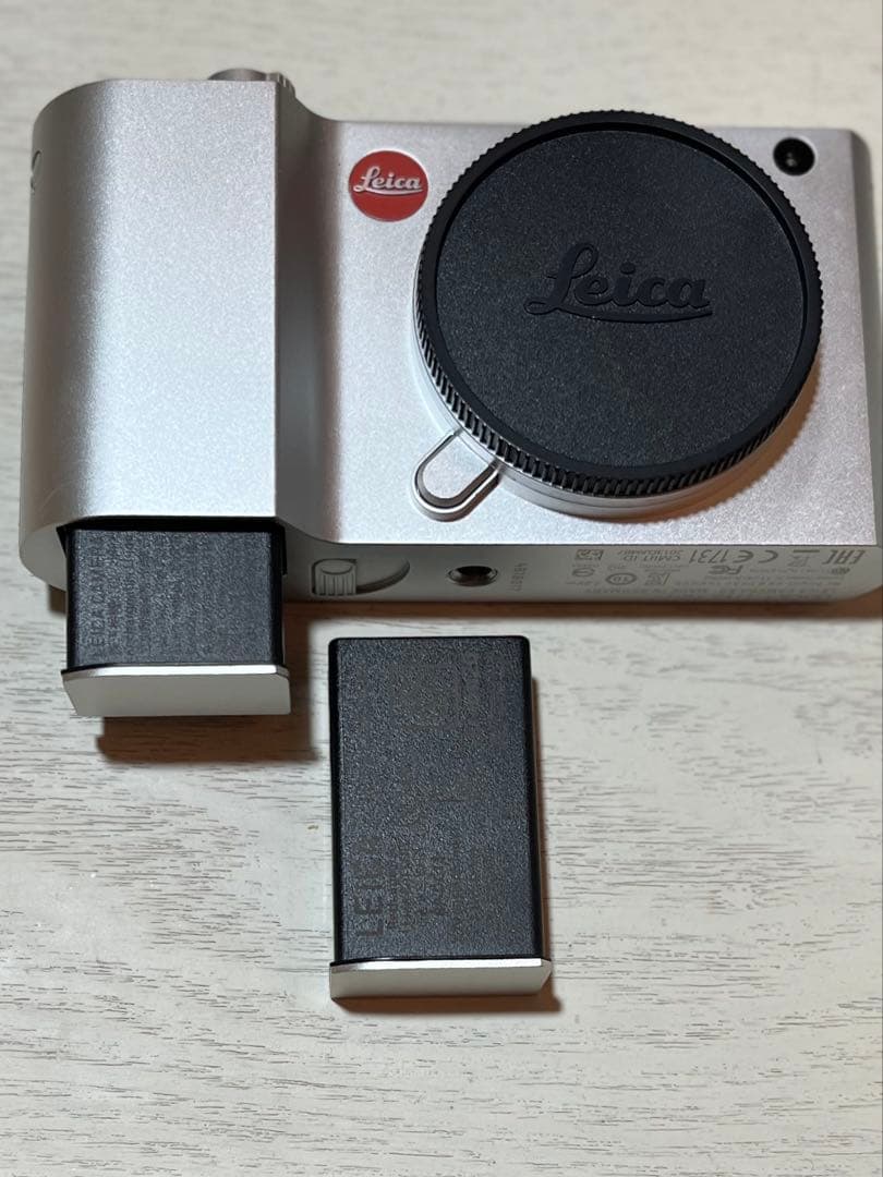 美品 Leica T (typ 701) シルバー レンズ&アダプター付セット