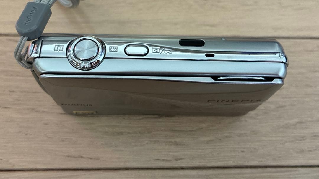 FUJIFILMデジタルカメラ　FINEPIX Z700EXR