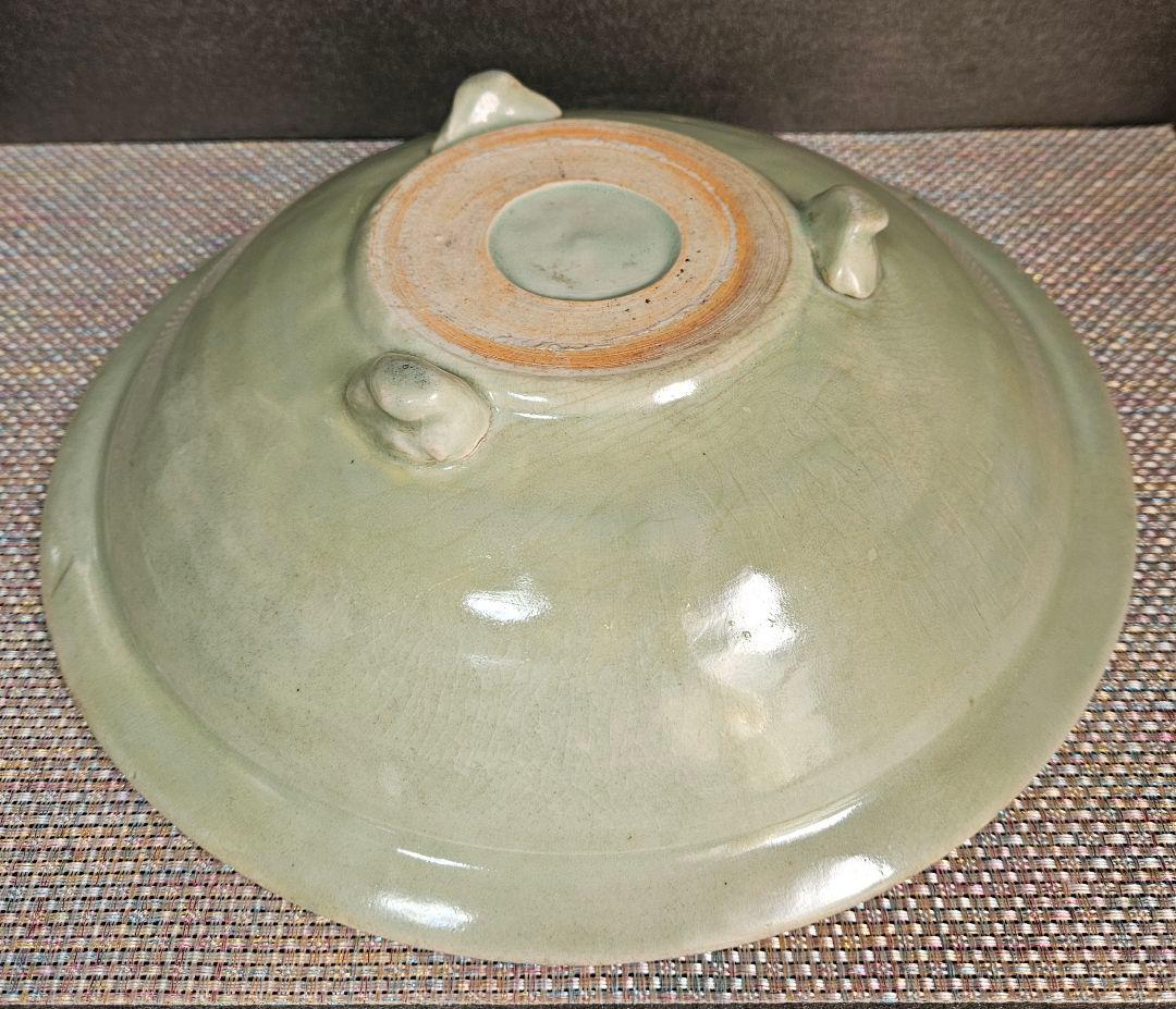 【本物保証❗】名品❗江戸時代初期　 初期伊万里青磁　鎬造　29.8cm三脚大兜鉢